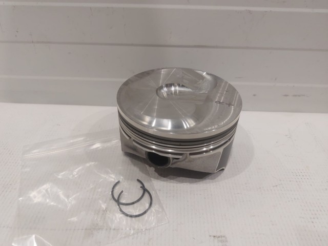 Engine Piston, RH